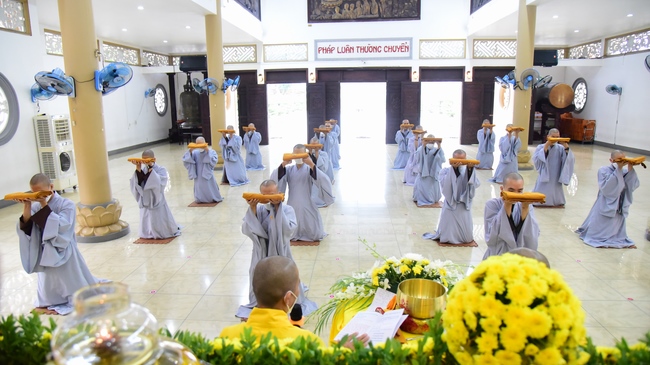 Lễ truyền giới Sa di Phương Trượng